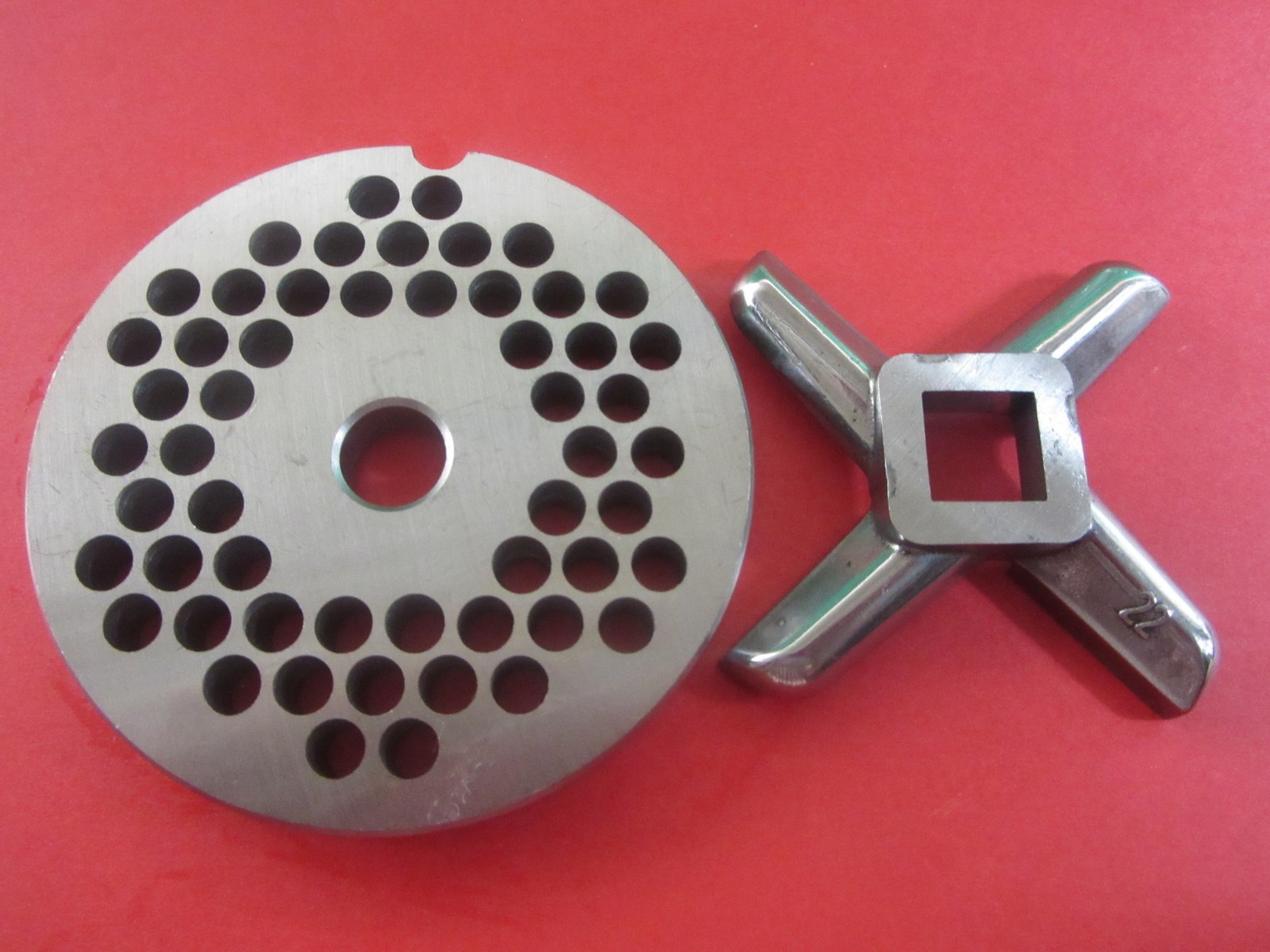 ITALY #22 x 1/4″ holes (6 mm) BURGER size Meat Grinder Plate & Matching Knife