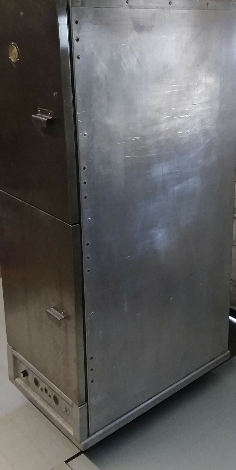 CRES-COR heated food cabinet. Stainless Steel, 16 slot, 2 door, 115/120 v.