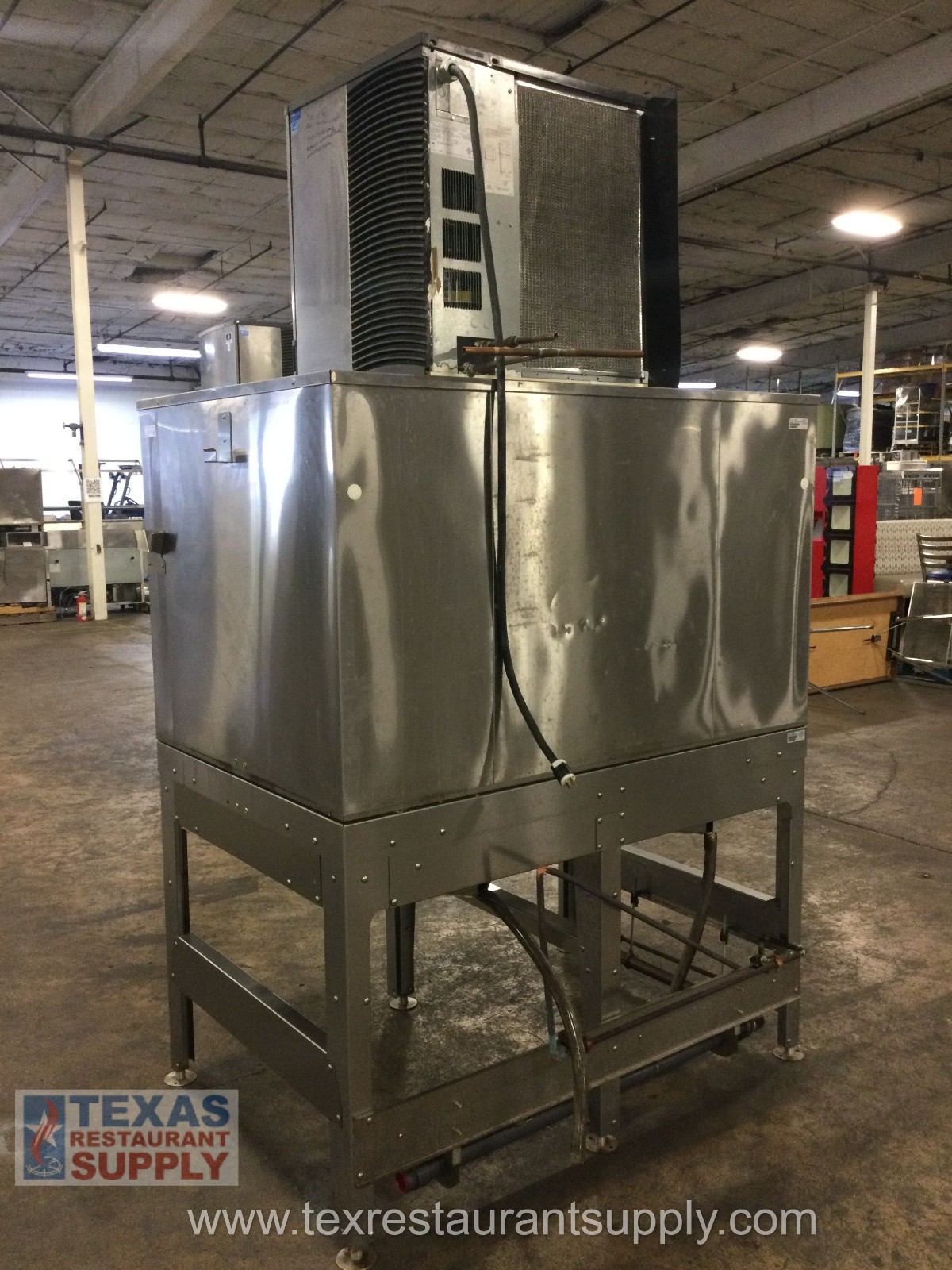 Manitowoc IY1204A-261 1200 Lbs Air Cooled Ice Maker High Volume System