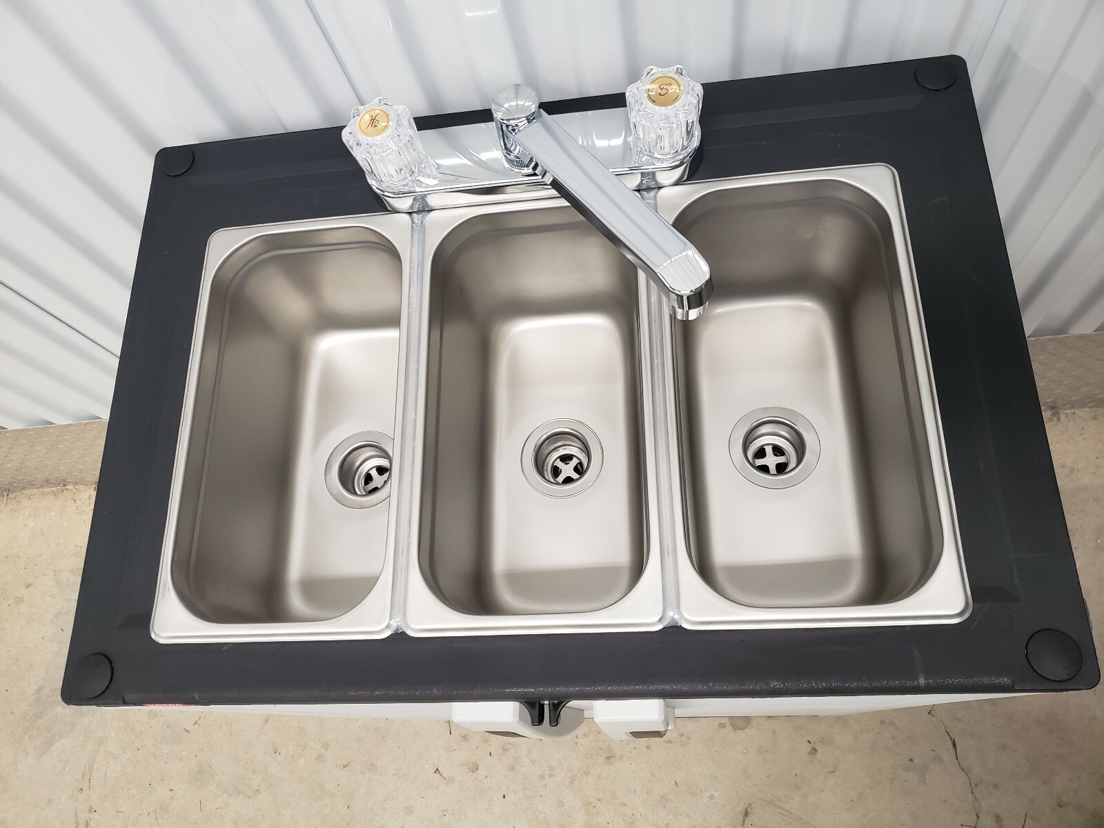 Portable sink mobile Self contained Hot Water concession three COMPARTMENT 110V
