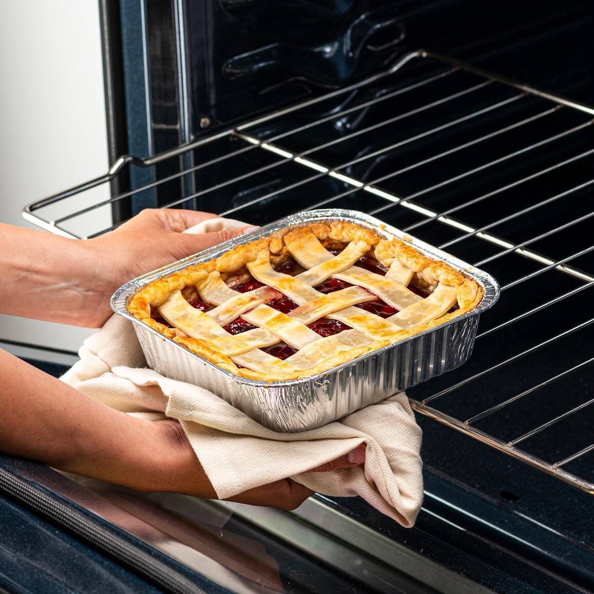 8-Inch Square Aluminum Foil Pans – [25 Sets] (Lids Not Included), Disposable
