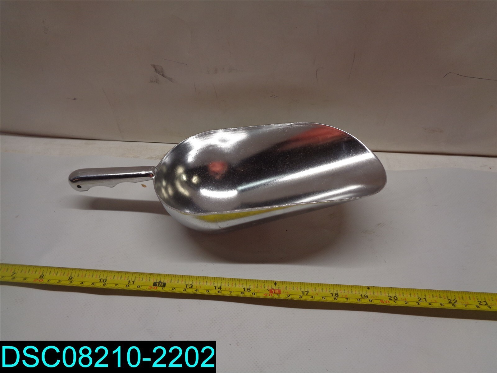 One-Piece Aluminum Scoop – 24 oz 8-1/2″ x 4-1/2″
