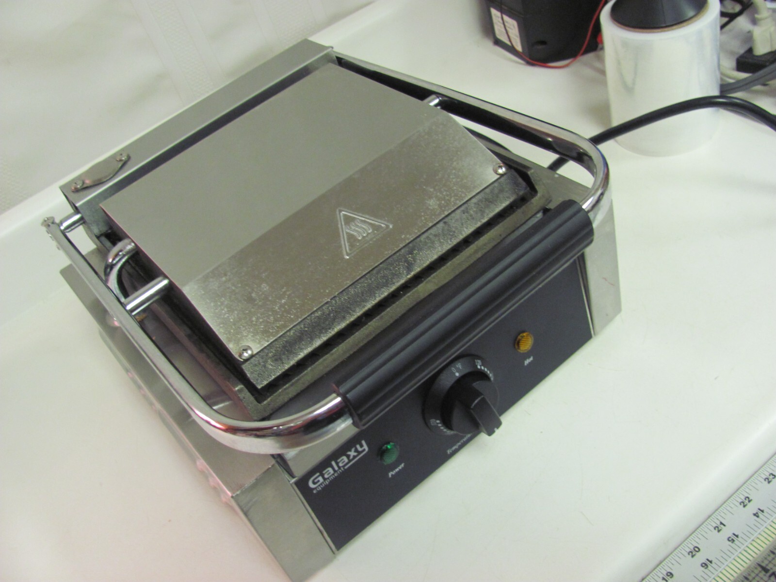 Galaxy P65SG Single Panini Sandwich Grill with Grooved Top and Smooth Bottom Pla