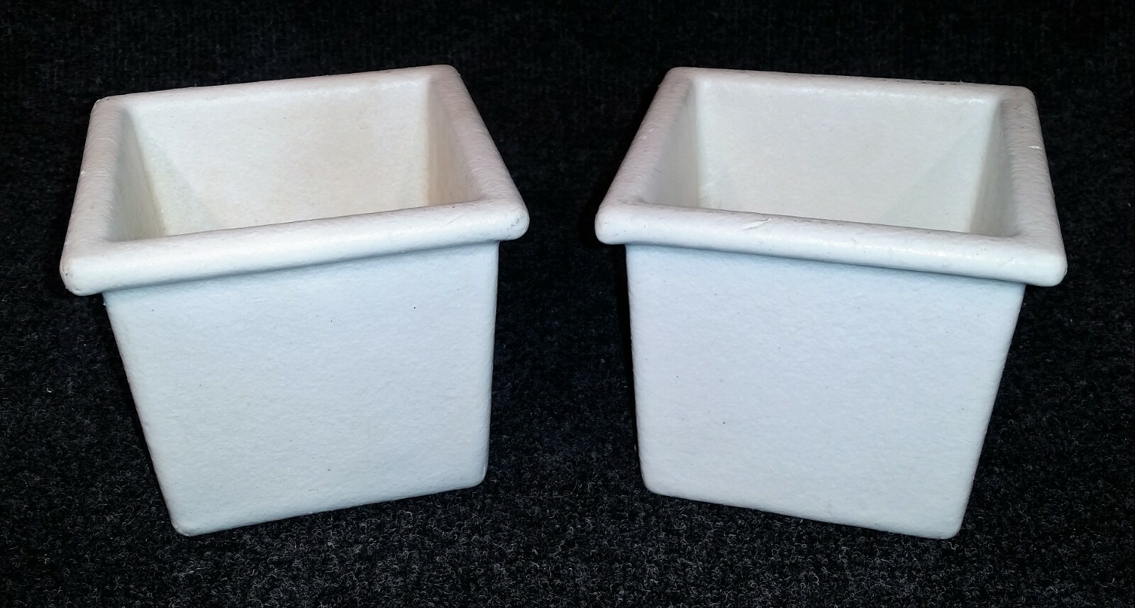 LOT OF 2 BUGAMBILIA ISO12 23.67oz WHITE RESIN COATED ALUMINUM SQUARE SALAD BOWLS
