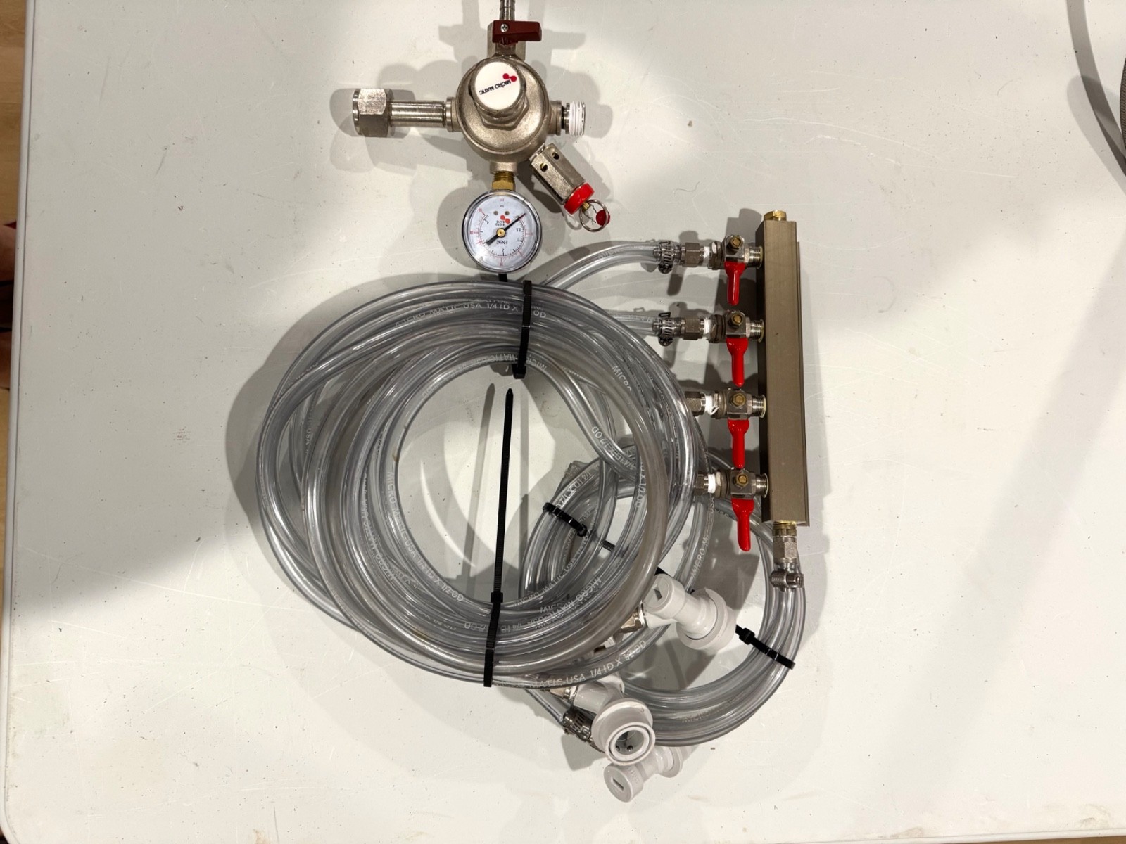 Micro Matic Beer Regulator and CO2 Distributor