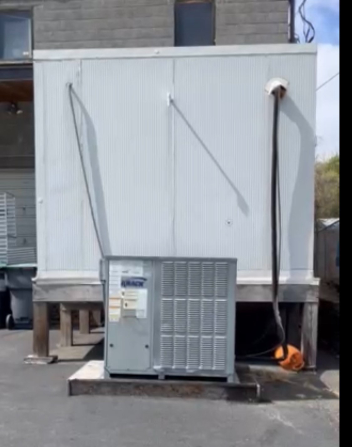 Walk-In Freezer – Barr Refrigeration Unit (Commercial) (10 x 16’x 8’H)
