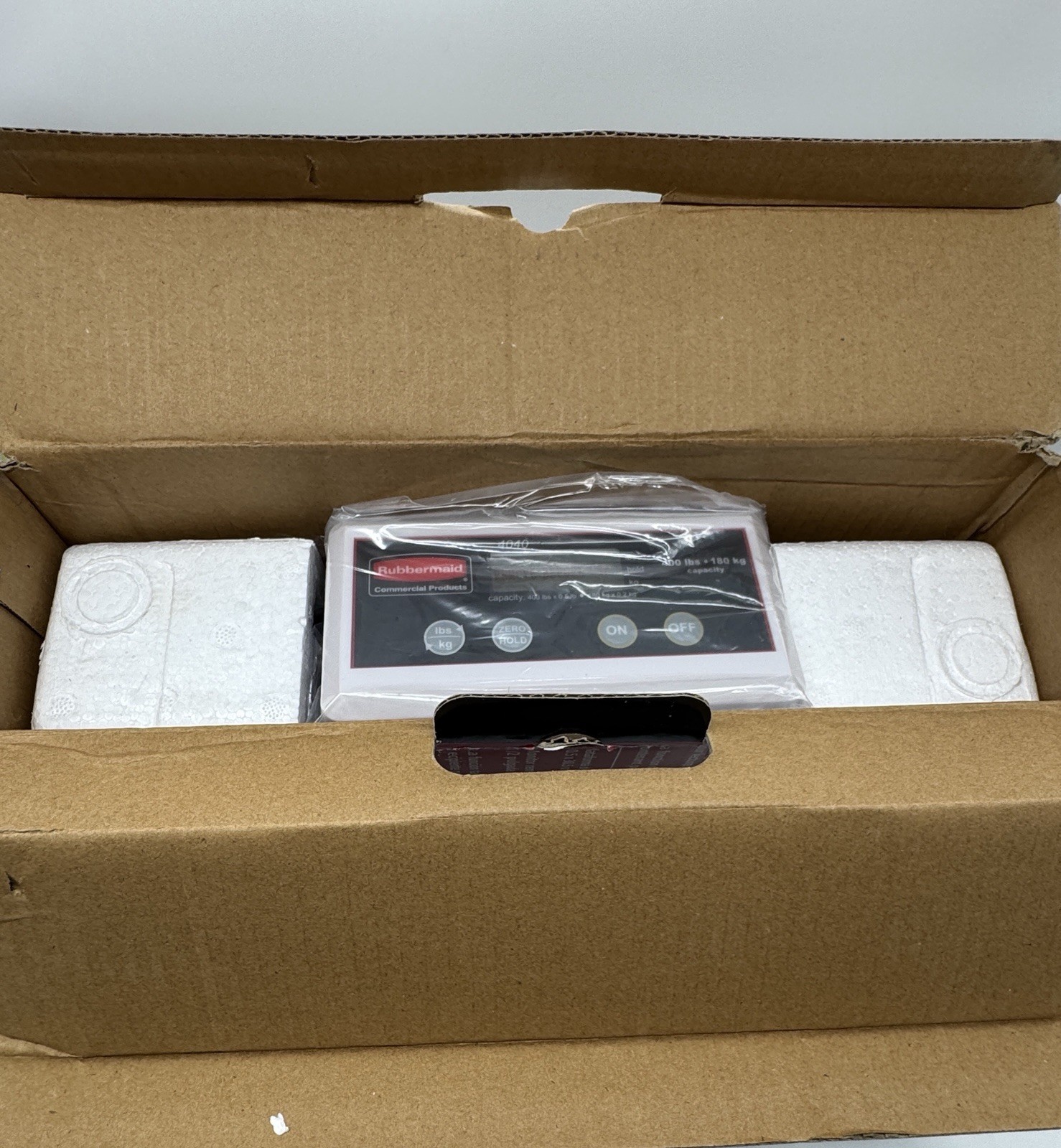 RUBBERMAID Digital Weighing Scale – 400-Lb./180-Kilogram Capacity