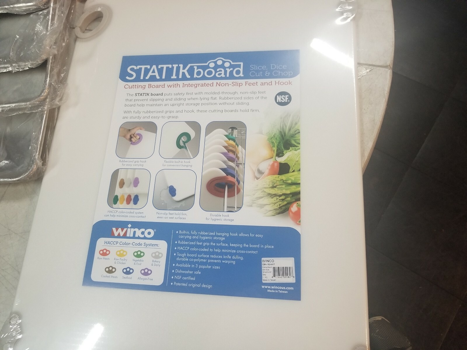 x4 Winco ALXP-1826 Sheet Pans 18×26 Aluminum & 2 Plastic Cutting Boards 18×24