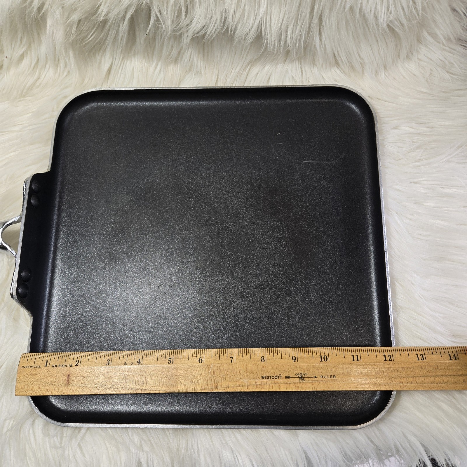 Vollrath Wear-Ever 12″ Non Stick Aluminum Square Griddle Fry Pan