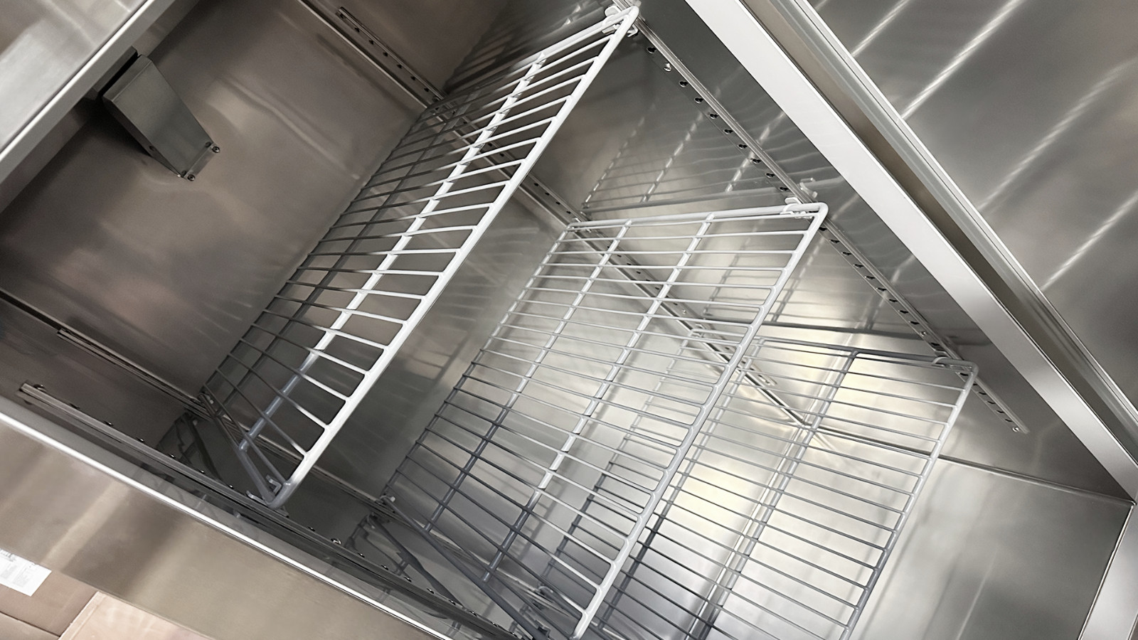 Commercial Reach-In Refrigerator Solid Door 27″ Stainless Steel Restaurant