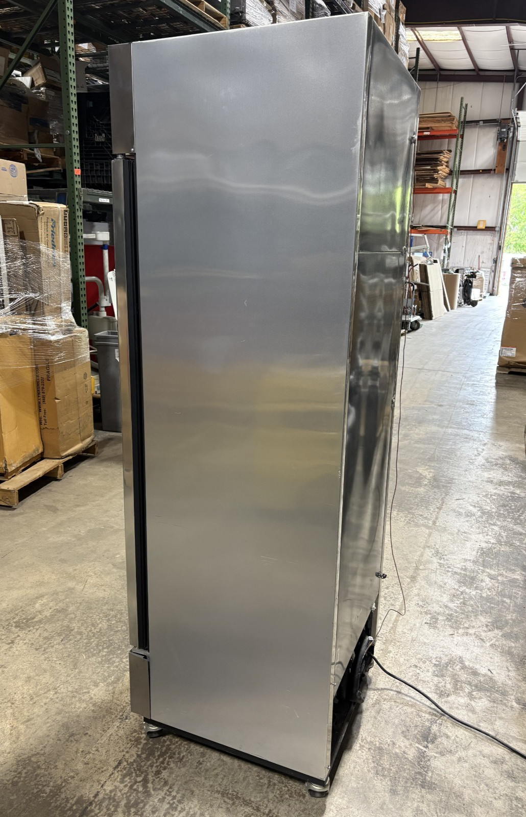 True T-19G-LD T-Series Glass Door Reach-In Refrigerator, 1 Section, 3-Shelves