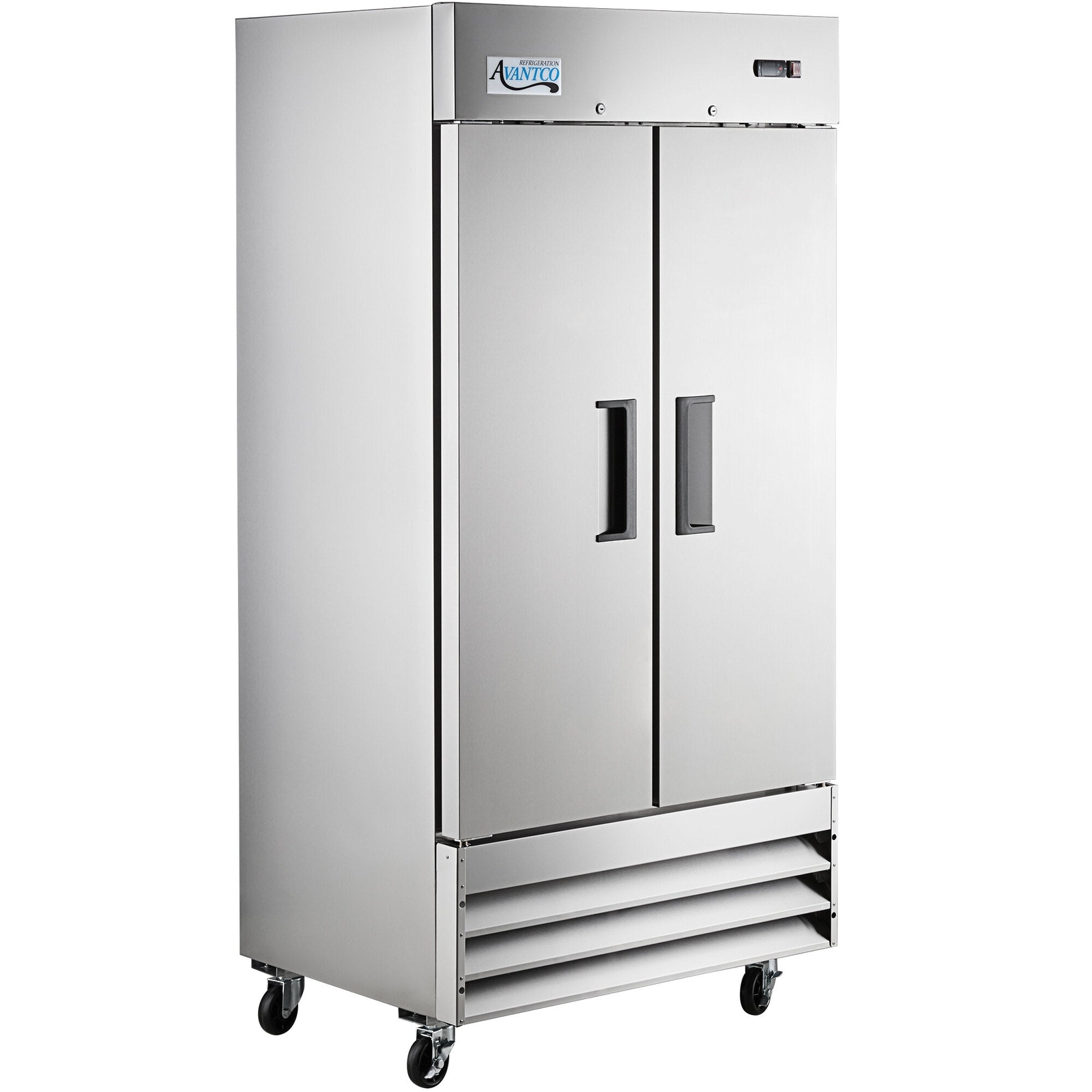 39 1/2″ Solid Door Reach-In Refrigerator