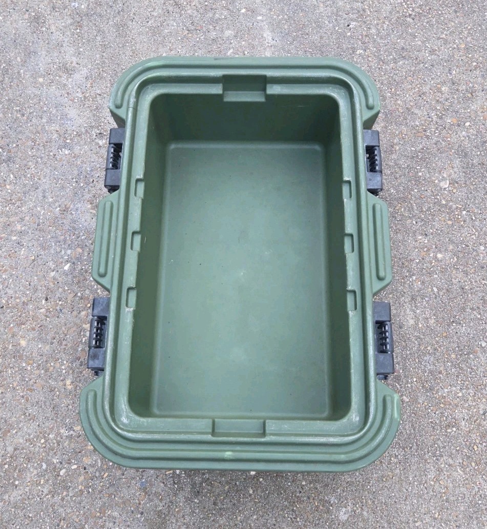 Cambro UPCS160 Insulated Food Carrier Military Green Hot Cold Storage Container