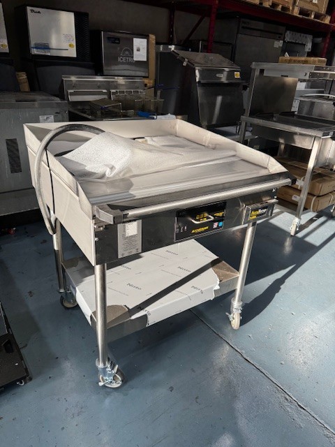 AccuTemp EGF2083A3650-S2 AccuSteam 36″ x 30″ Electric Griddle WITH STAND