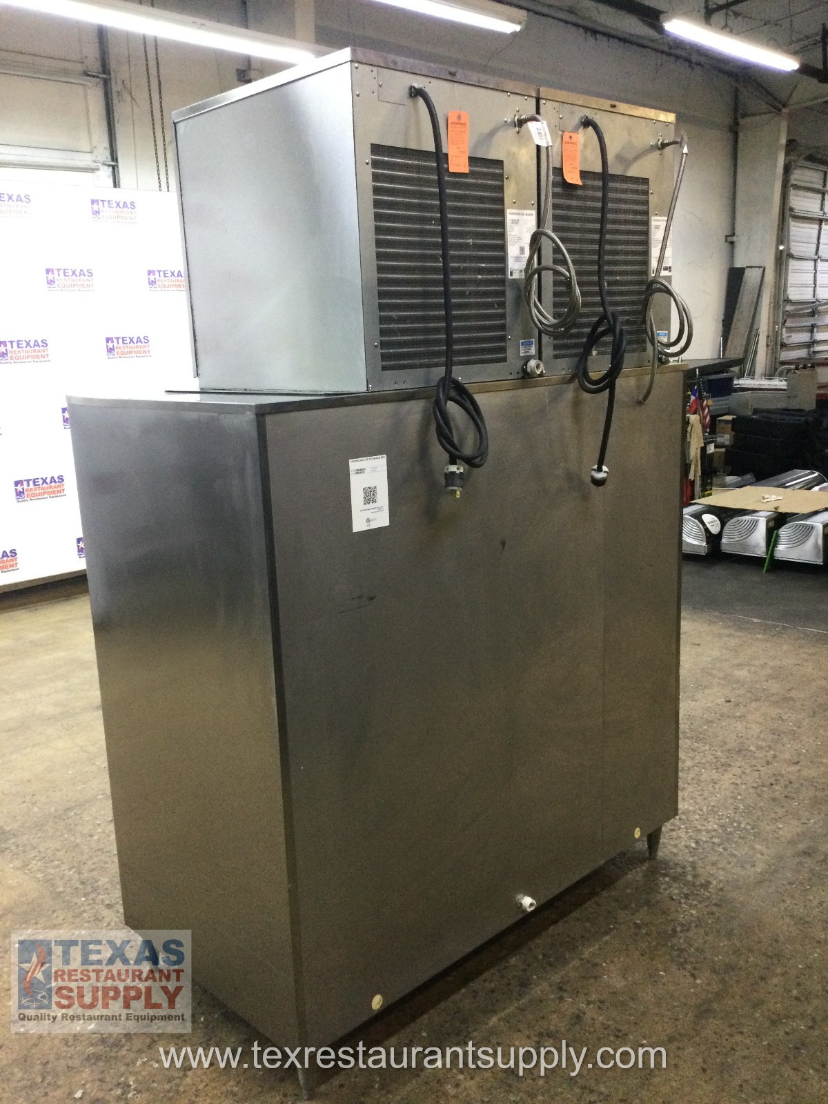 Hoshizaki F-801MAJ 1600 Lbs Air Cooled Ice Maker Large bin Flake Ice Style