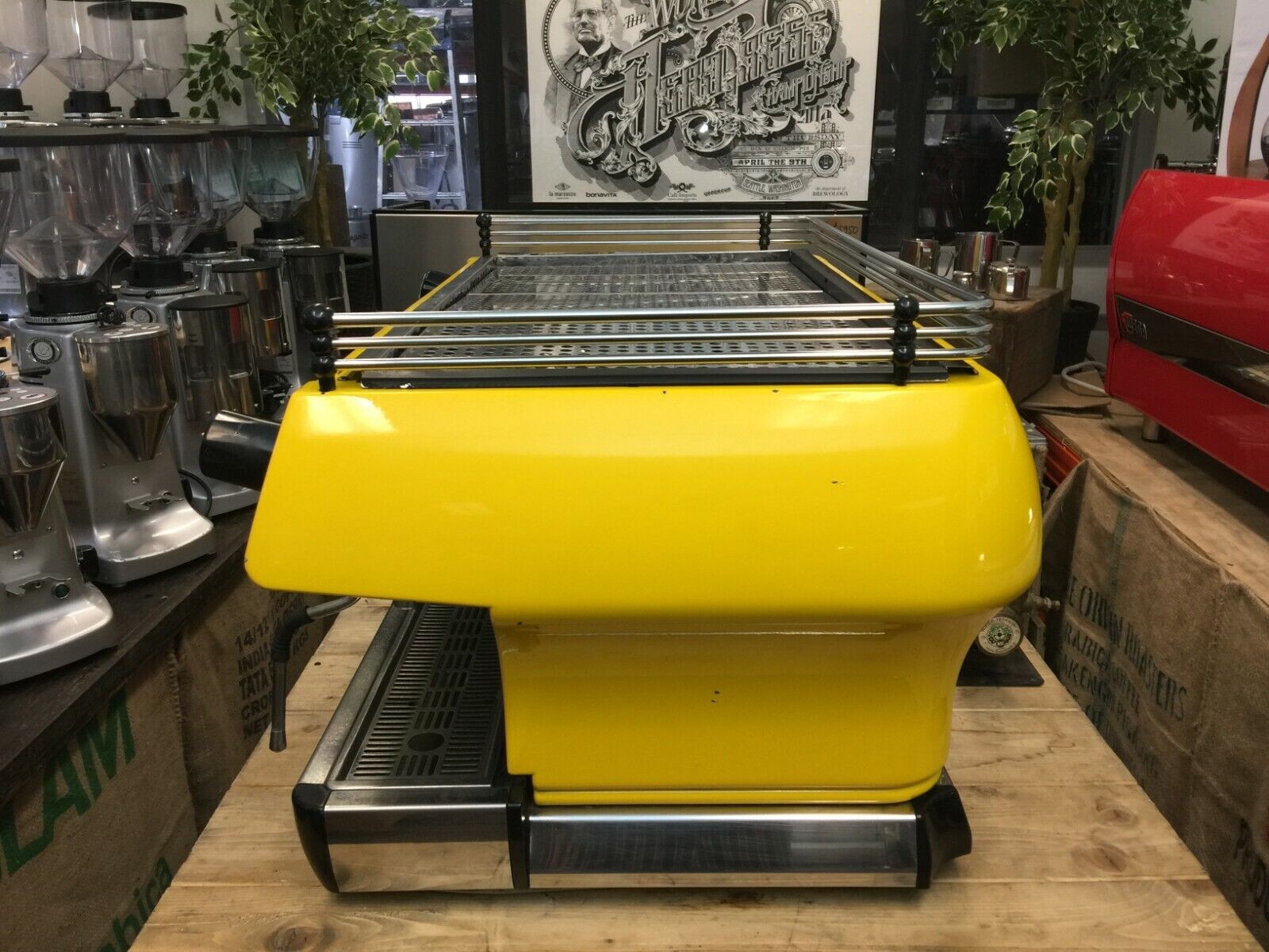 LA MARZOCCO FB80 3 GROUP YELLOW BLACK ESPRESSO COFFEE MACHINE COMMERCIAL CAFE