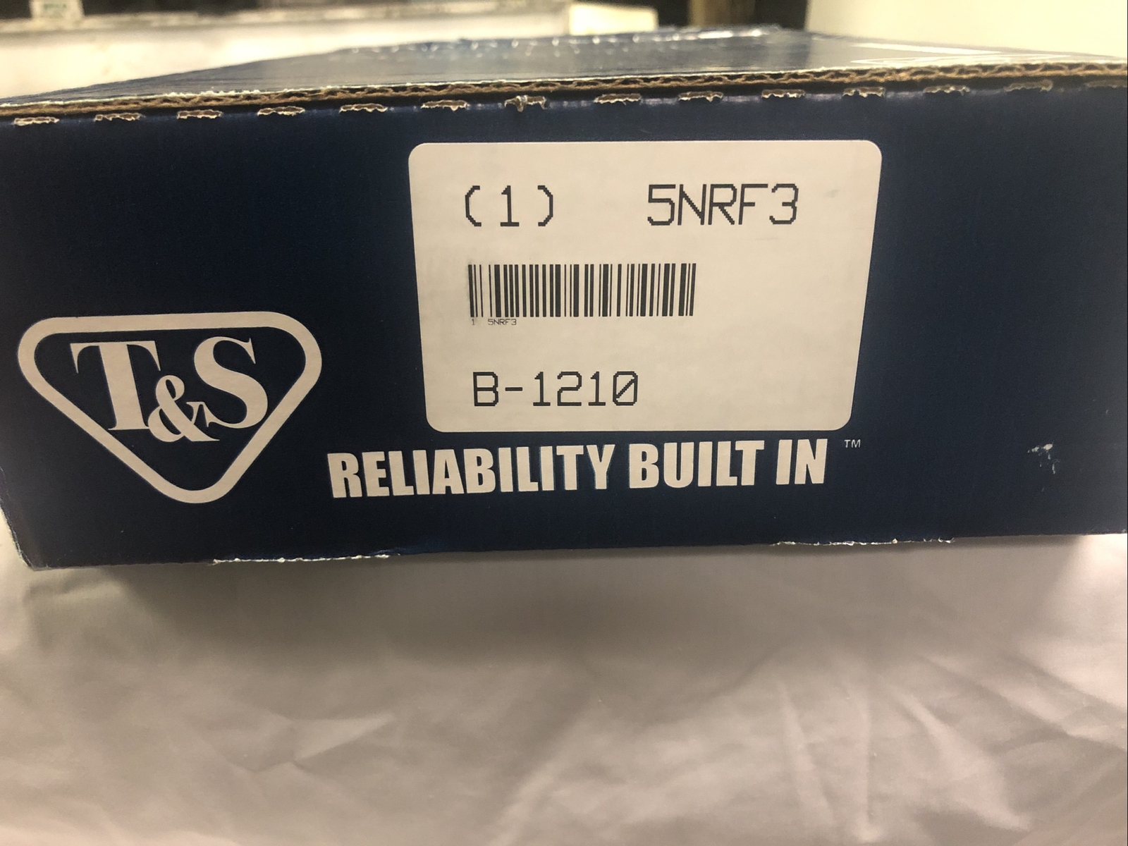 T&S Brass 5GF-8P Glass Filler, 8″ Deck Mount Pedestal, 1/2″ NPT Male Shank
