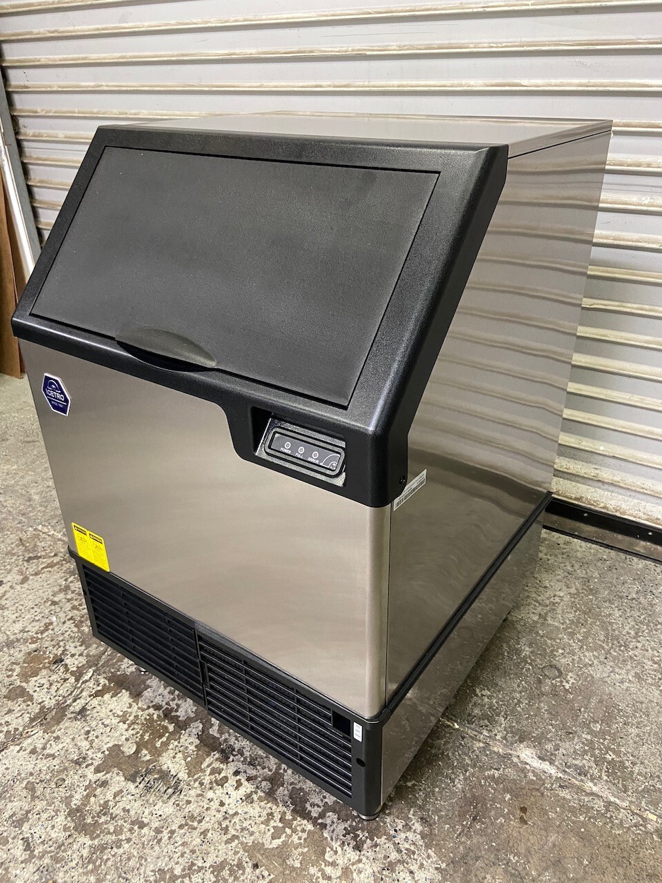 NEW 175 LB Under Counter Ice Machine HALF Cube 115V NSF Icetro IU-0170-AH #6002
