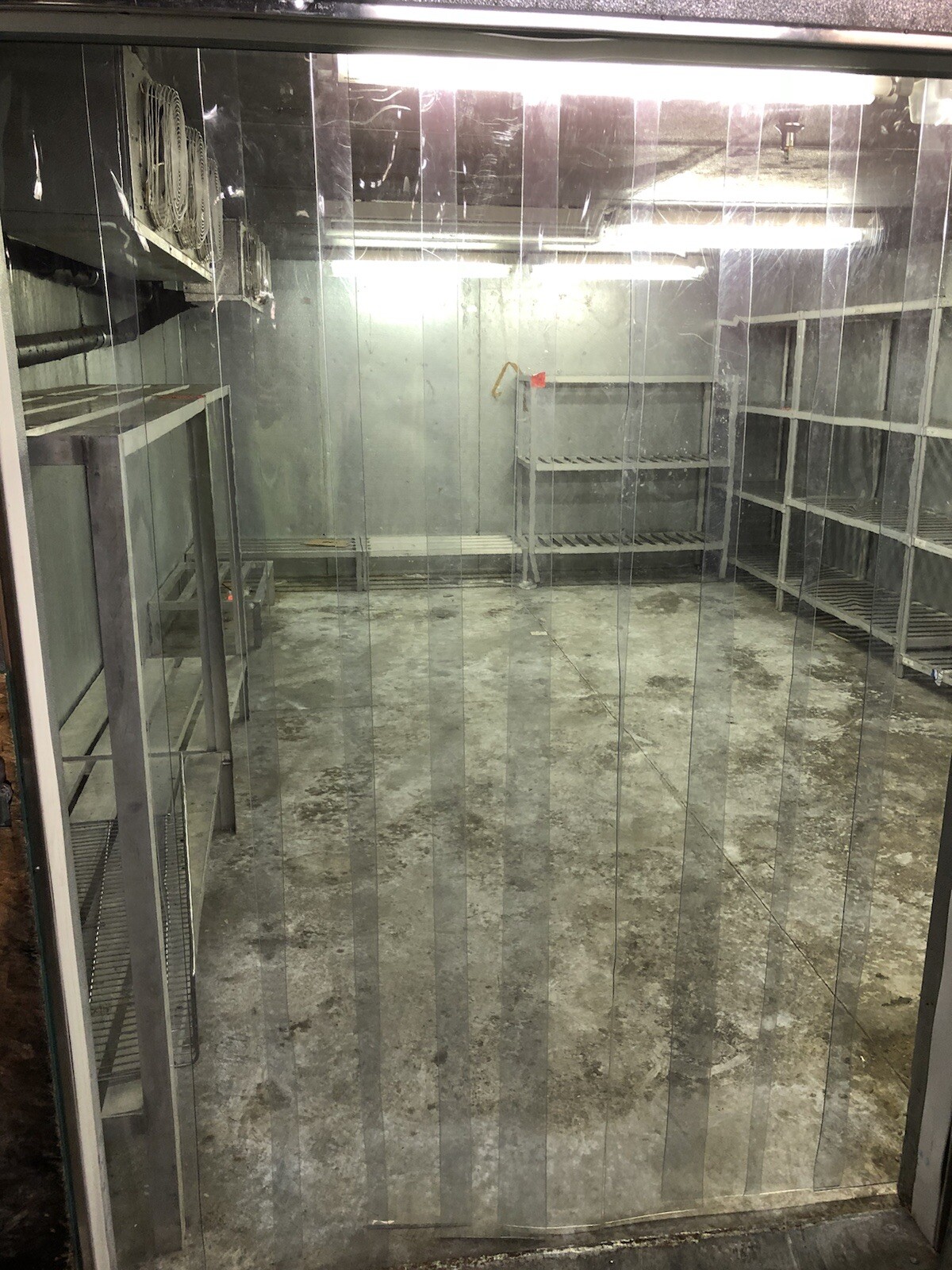 Walk In Freezer 16′ x 22′ x 8′ With Blowers CROWN USED – WE SHIP