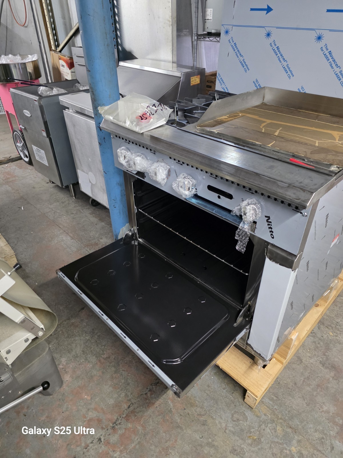NEW Fortress Commercial GAS Range 24″ Griddle 2 Burner Oven NSF Restaurant Stove