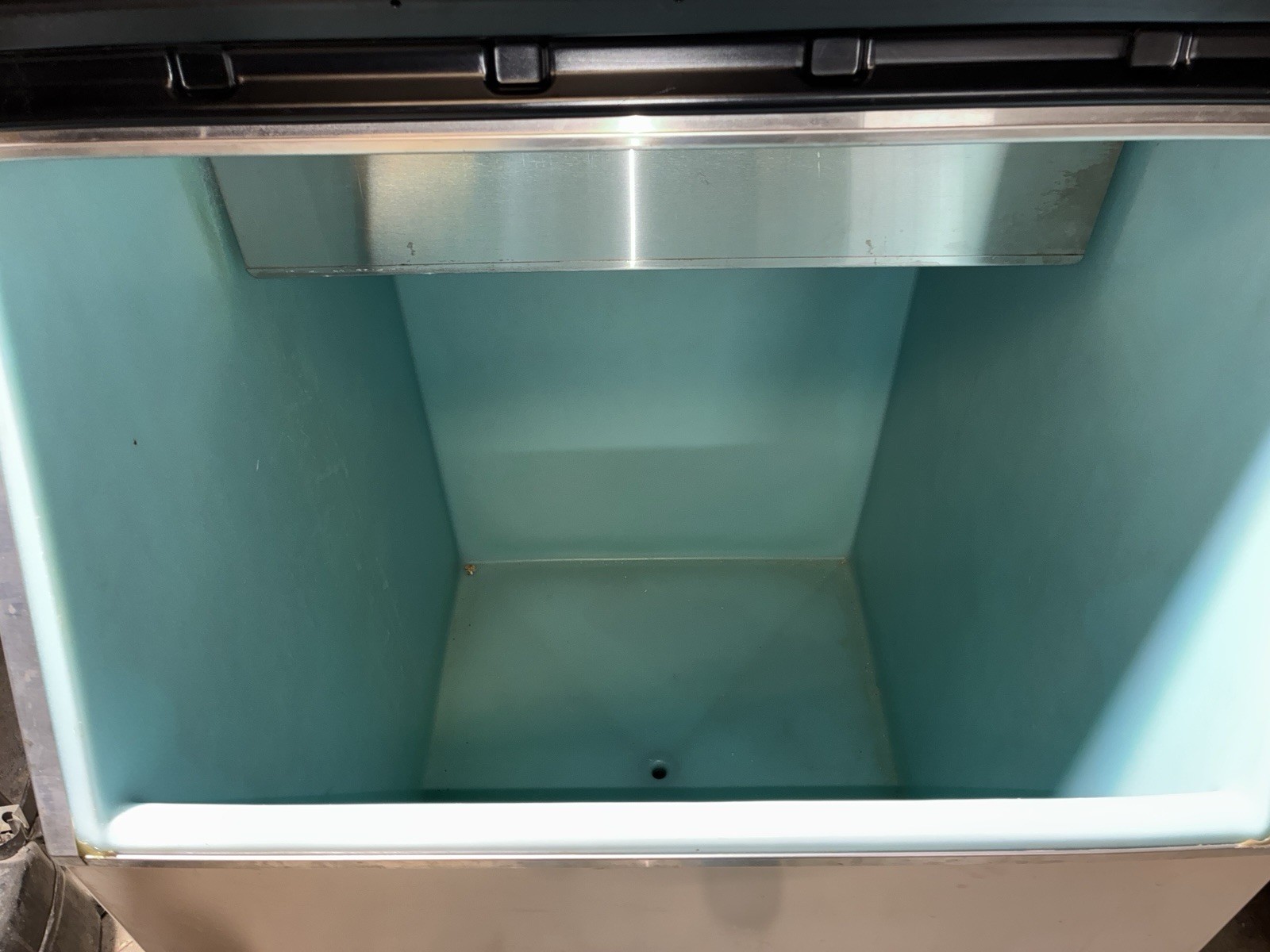 Manitowoc 600 Lb Ice Maker, 220v, 1 Ph, Air Cooled. Warrantied!