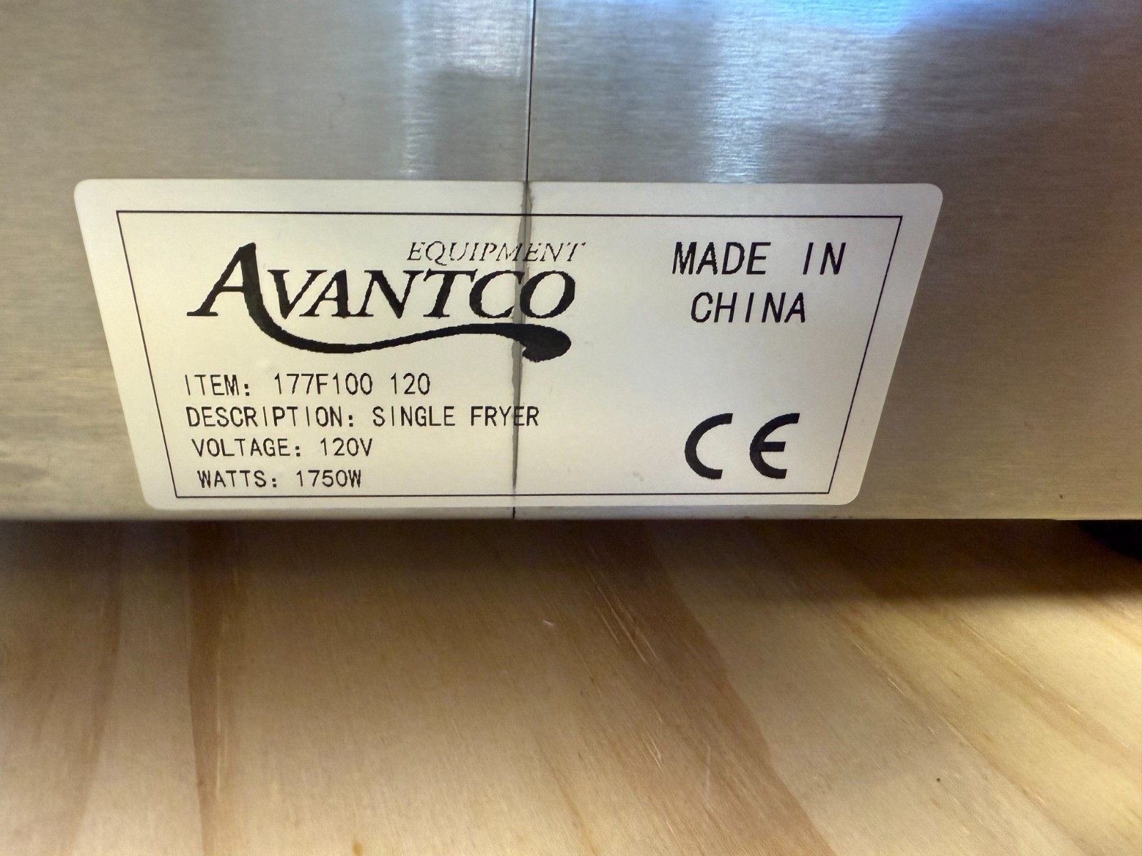 Avantco Electric Countertop Deep Fryer 10 lb. 120V 1750W