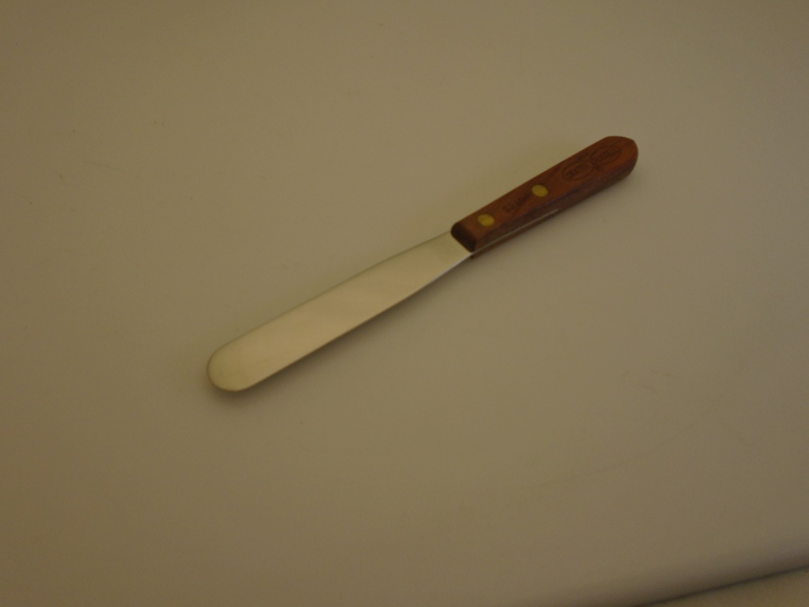 Dexter USA Wood Handle S2494 Flex Round Tip Petite Bakers Spatula Froster 4 inch