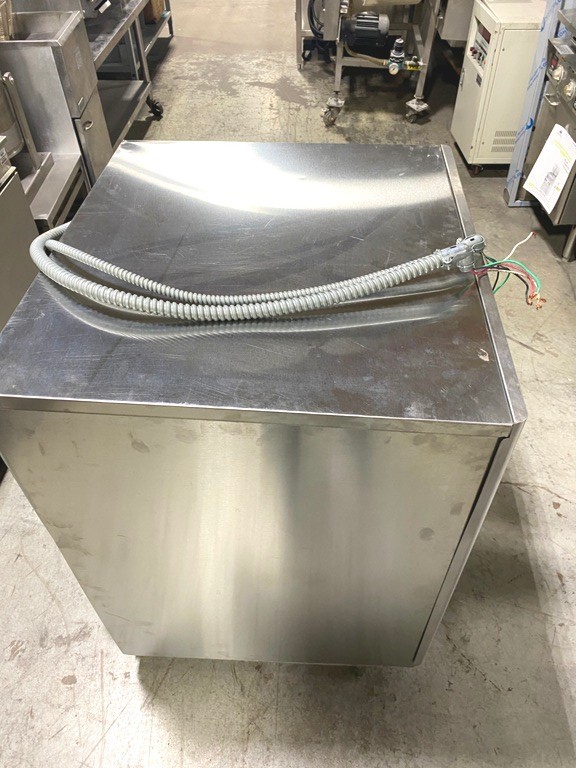 Ice Maker / Hoshizaki F-1501MRJZ-C Air-cooled Cubelet-style with 1353 Lb/Day