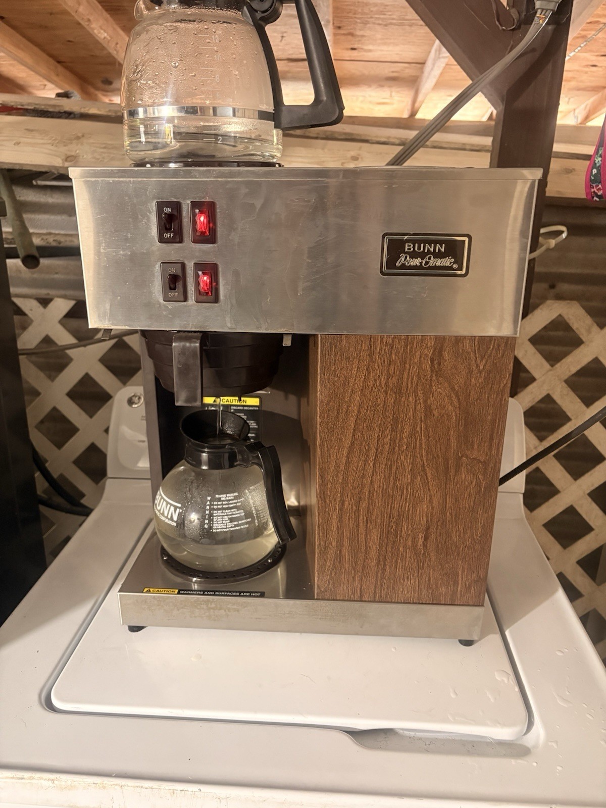 BUNN Commercial Decanter Coffee Brewer 2 Warmers Cup Warming 2 Decanters