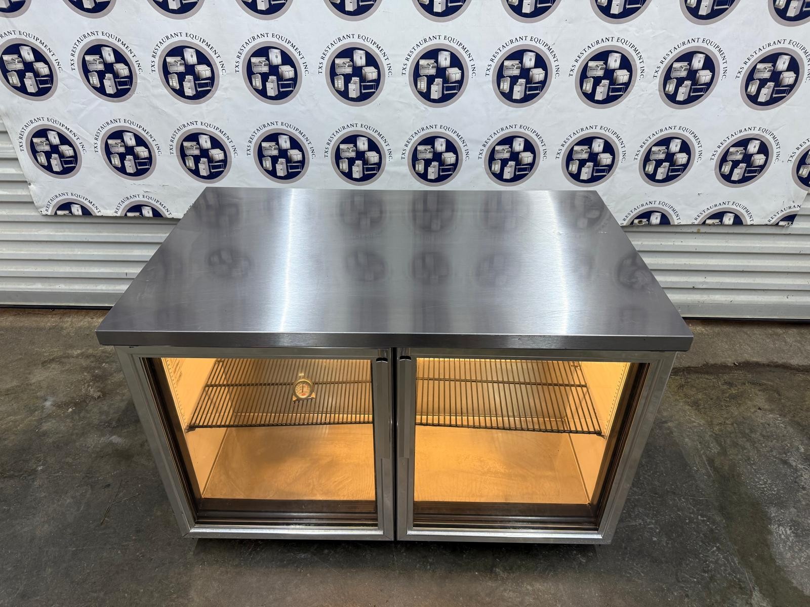True TUC-48G-FGD01 48 3/8″ Undercounter Refrigerator with Glass Doors