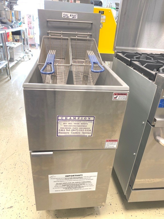 Fryer/ NEW Champion 45 LB Deep Fryer/ Gas / 16.5″ x 32″ X 42″ H