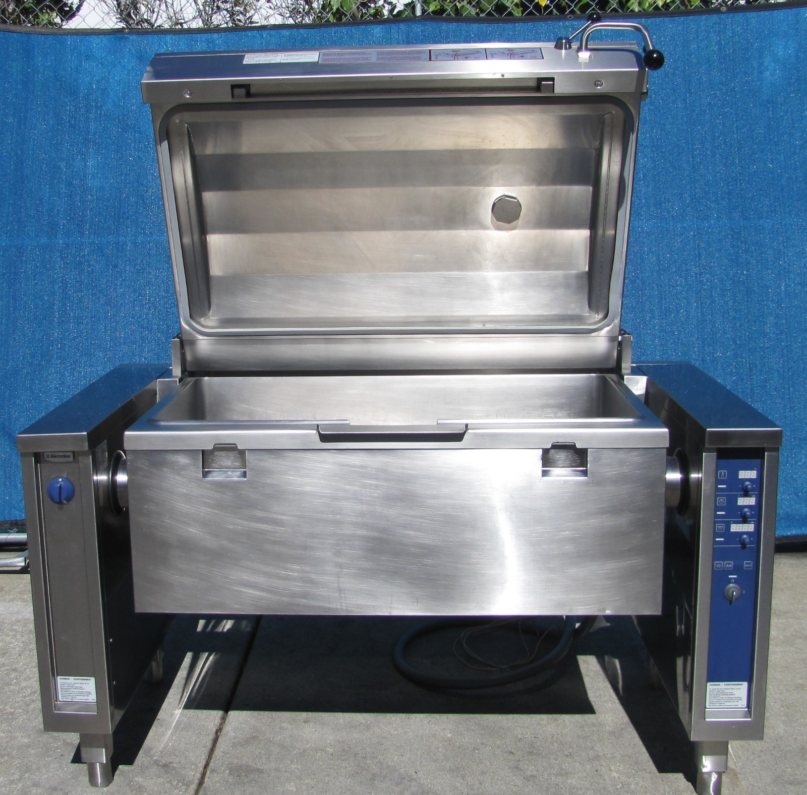 Electrolux 40 Gallon Pressure Bratt Tilt Braising Pan 9CHG583310 480V 3 Phase #2
