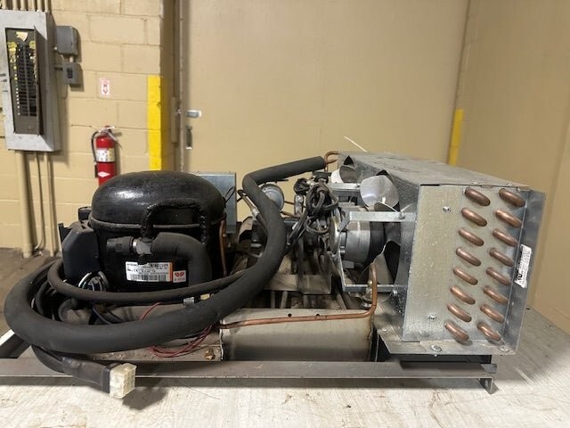 **NEW** 208/230 PH1 COPELAND/EMBRACO REFRIGERATION UNIT MODEL CAV-201