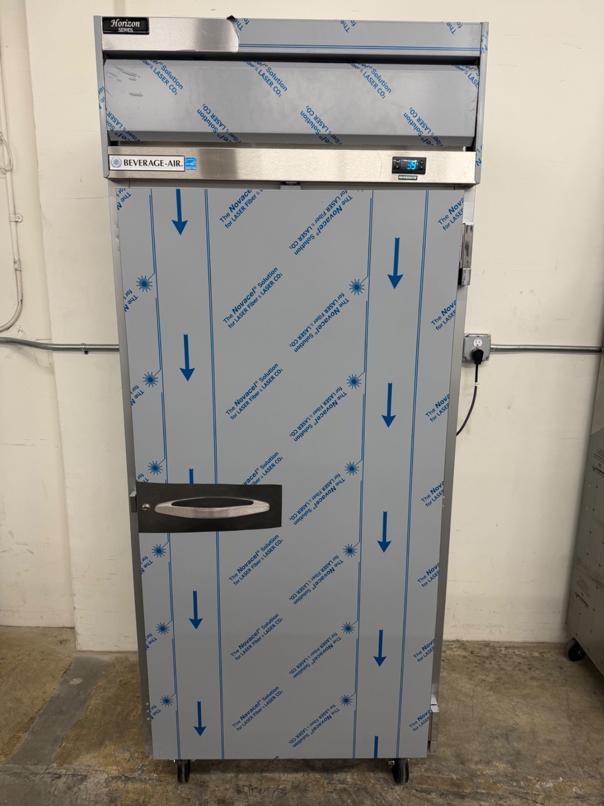 Beverage-Air HR1WHC-1S 35″ Wide Top Mounted Solid Wide Reach-In Refrigerator