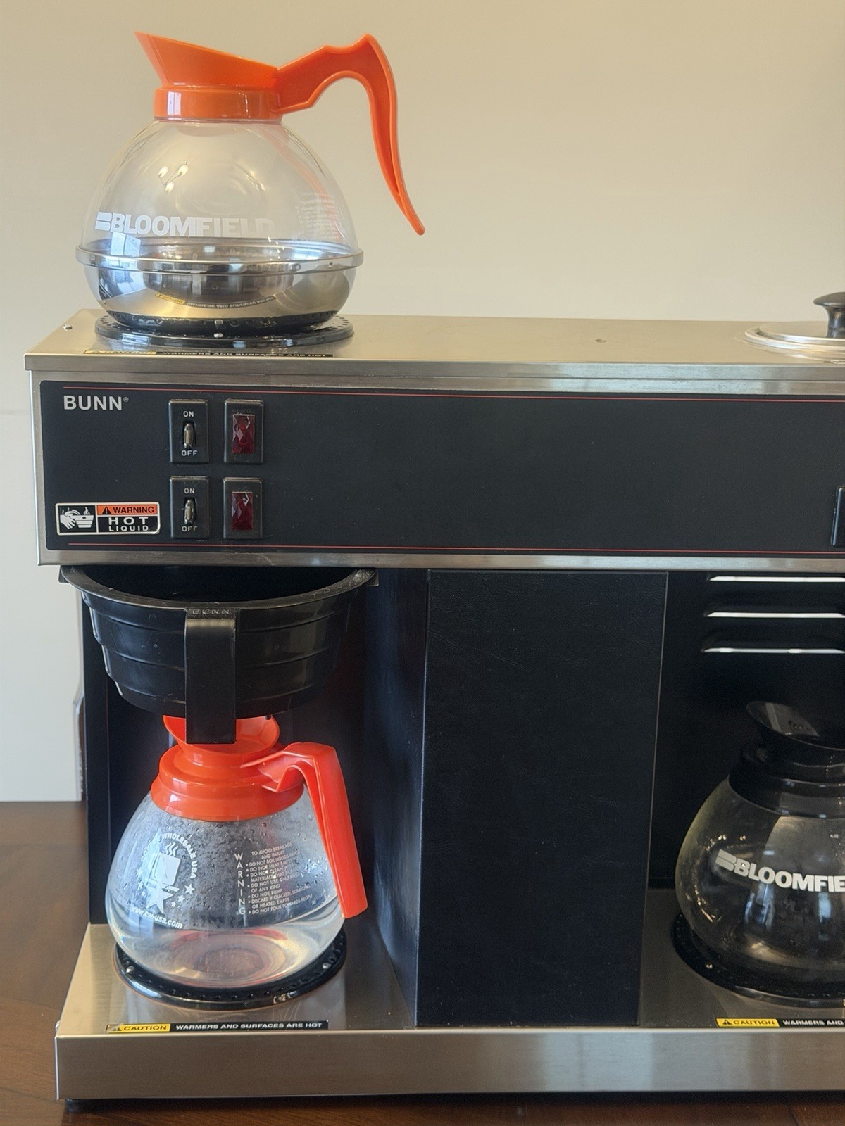 BUNN VPS 0048854 – 12 Cup Pourover Commercial Coffee Maker – 3 Warming Stations.