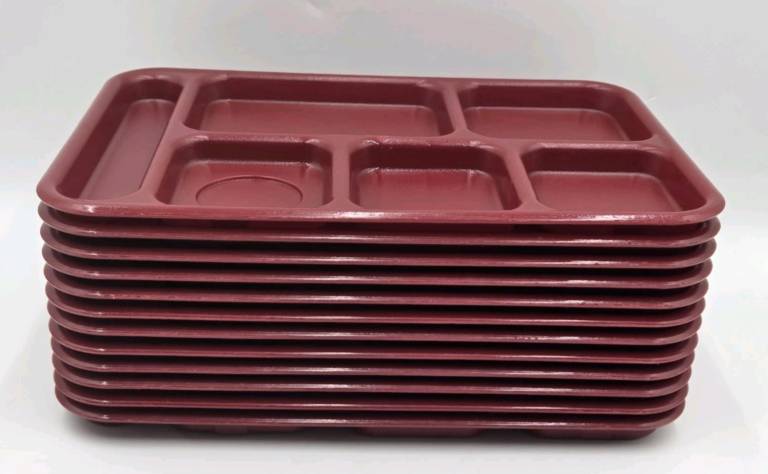 Lot of 12 Cambro 10146CW Camwear 6-Compartment Cafeteria Trays Burgundy/Maroon