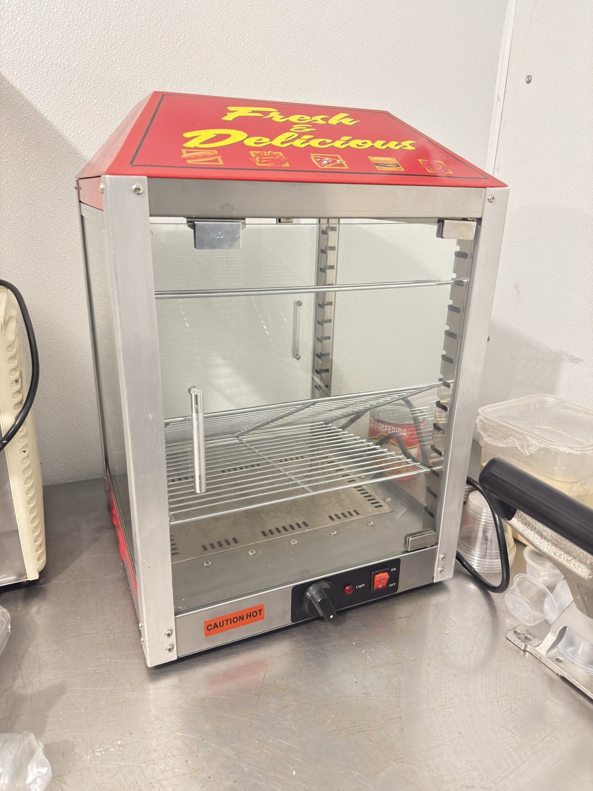 Winco 51040 16” Pizza Heated Merchandiser
