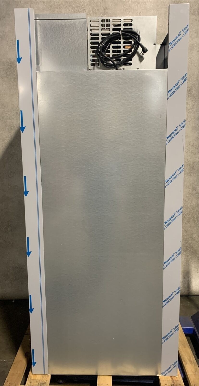 Traulsen ARI132LUT-FHS 36″ Solid Door Freestanding Roll In Refrigerator