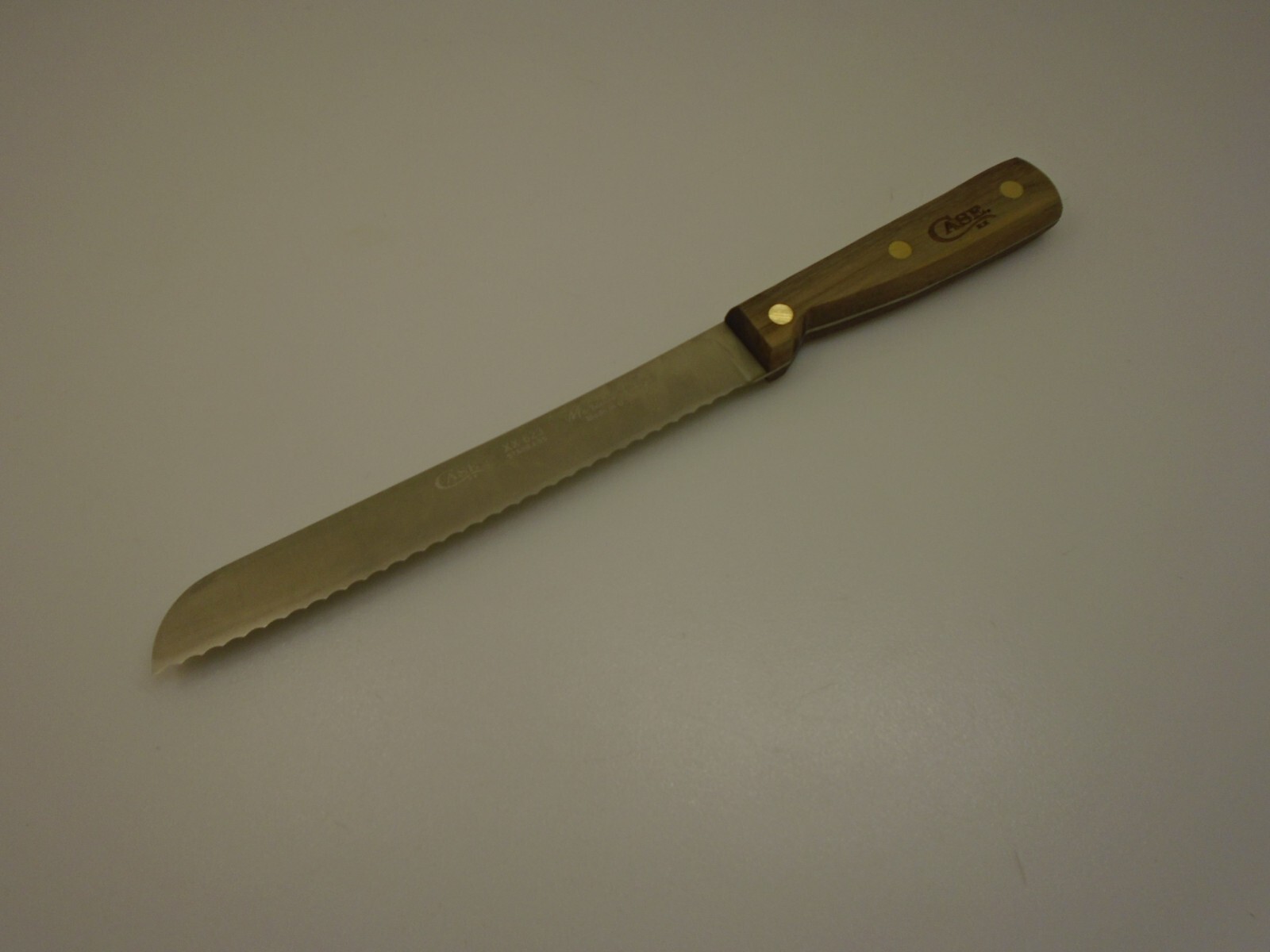 Case XX #623 USA 8 inch Scalloped Edge Slicer Bread Knife Wood Handle Factory2nd