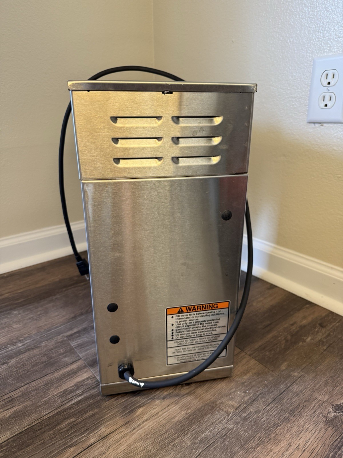 BUNN VP17-1 SST Decanter Pourover Coffee Brewer 1 Warmer Electric NSF/UL