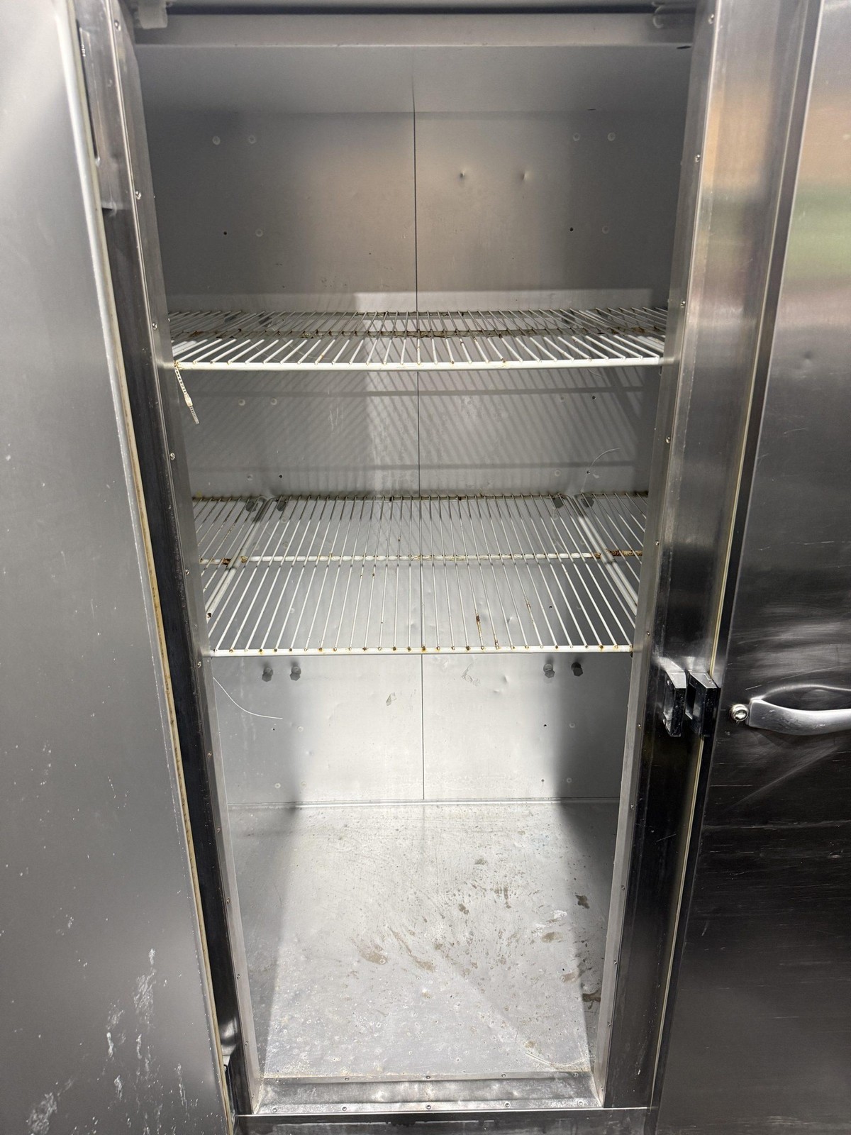 TRAULSEN G31011 76″ 3 DOOR SECTION REACH-IN STAINLESS STEEL FREEZER