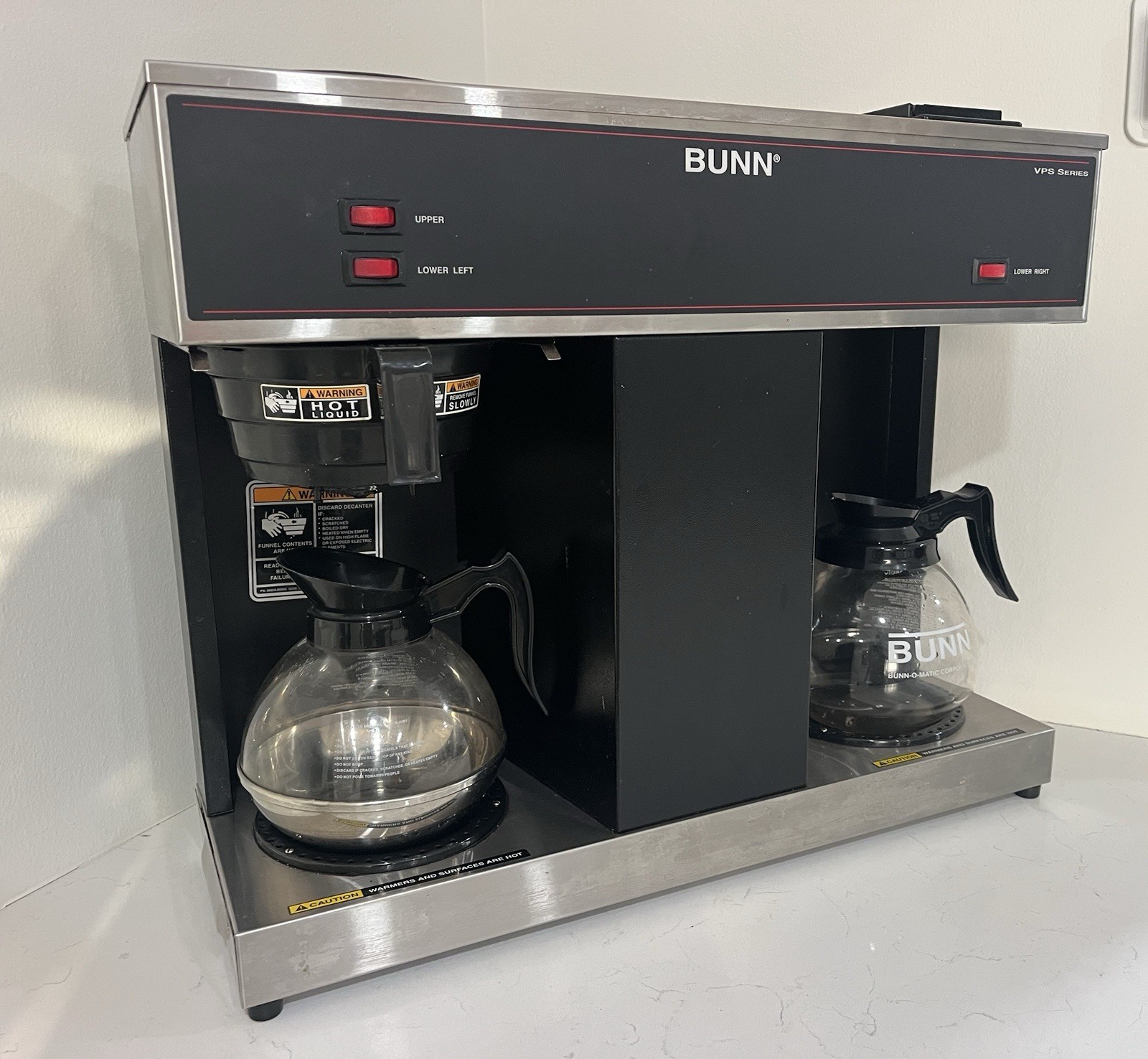 BUNN VPS BLK-LTD SW. 120V Decanter Pourover Coffee Brewer, 3 Warmers