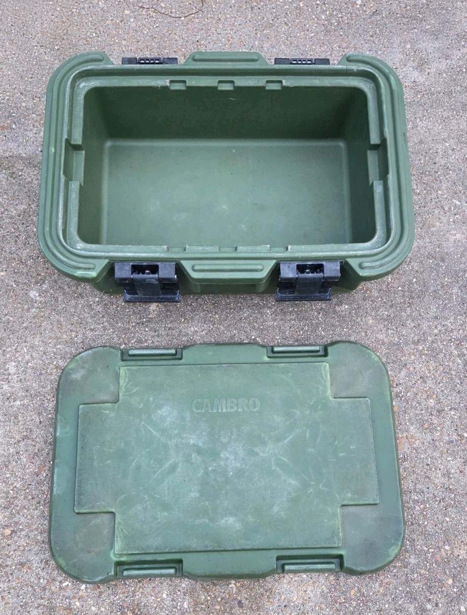 Cambro UPCS160 Insulated Food Carrier Military Green Hot Cold Storage Container