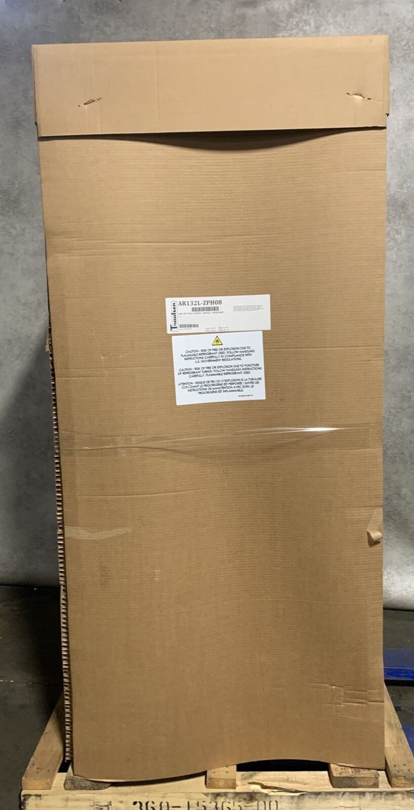 Traulsen ARI132LUT-FHS 36″ Solid Door Freestanding Roll In Refrigerator