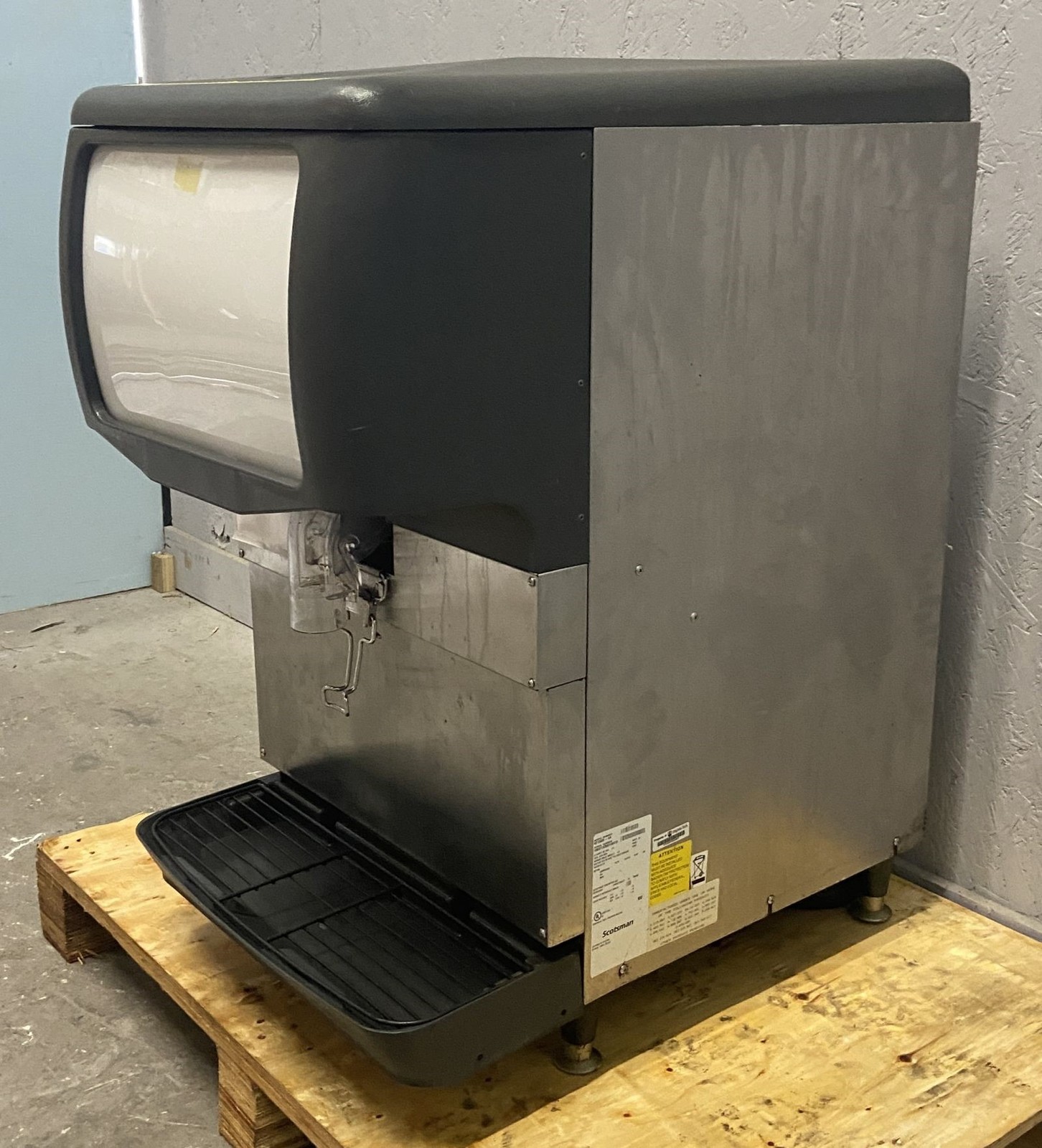 Scotsman ID150B-1A Countertop 150LB Ice Dispenser 115V