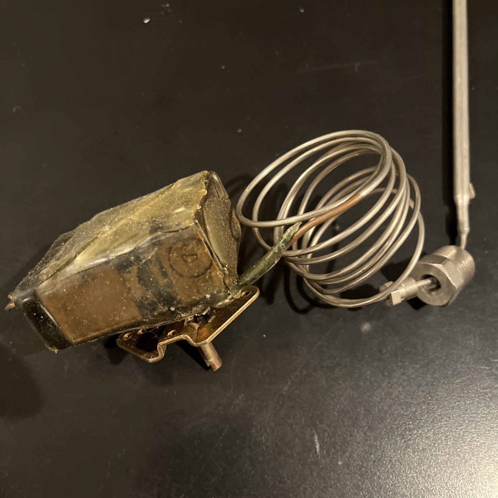Robertshaw – KX Thermostat (Dip Sealed) 200-400F – KX-65-48