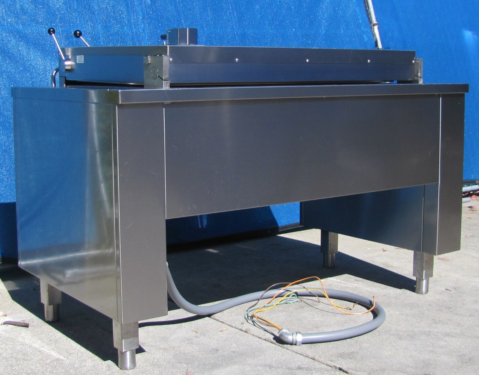Electrolux 40 Gallon Pressure Bratt Tilt Braising Pan 9CHG583310 480V 3 Phase #2