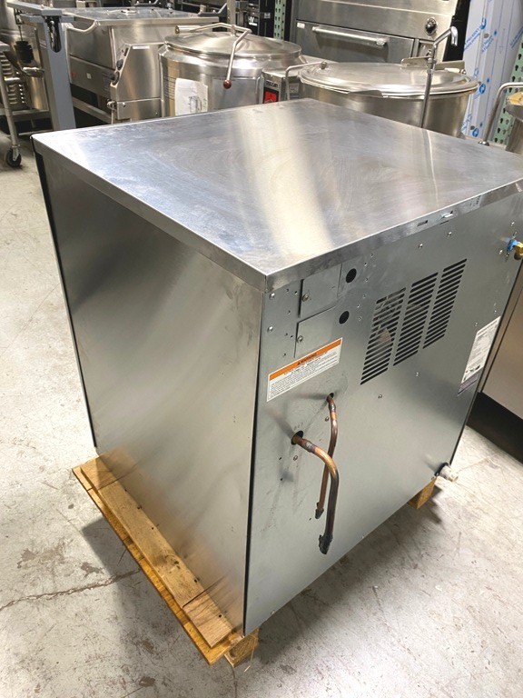 Ice Maker / Hoshizaki F-1501MRJZ-C Air-cooled Cubelet-style with 1353 Lb/Day