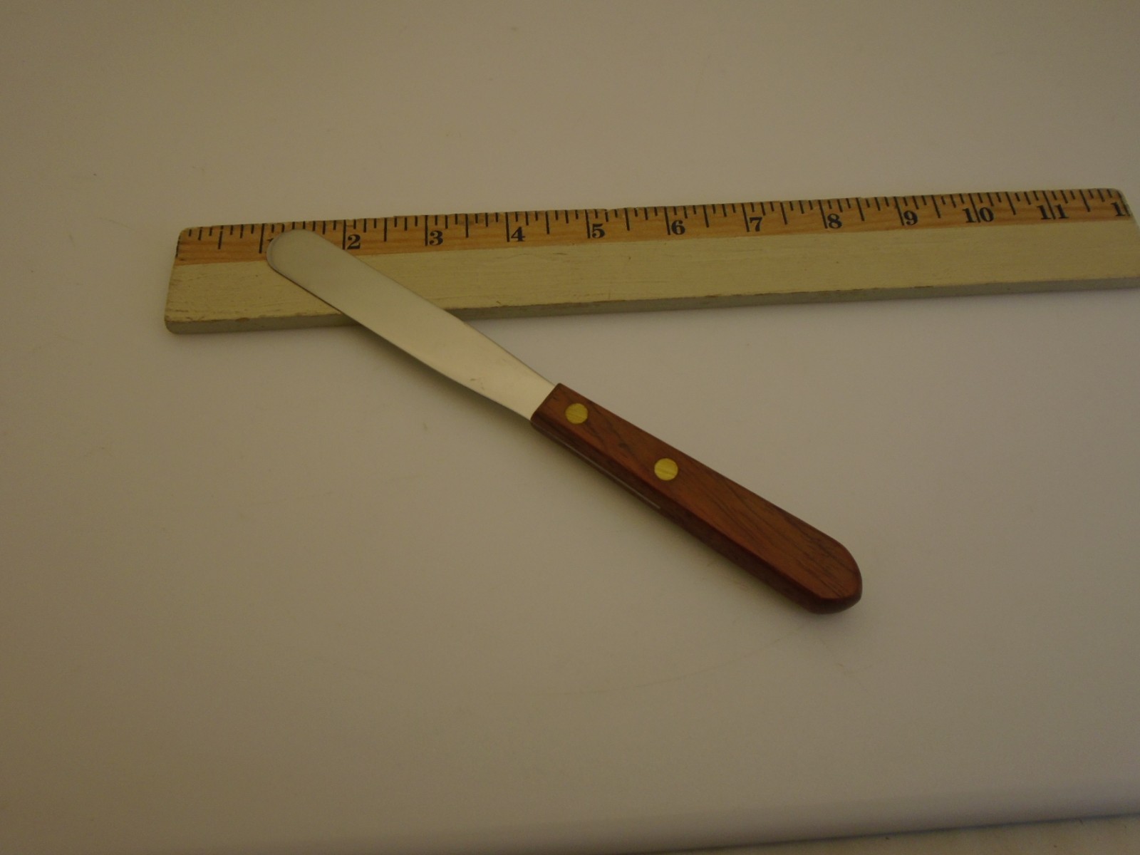 Dexter USA Wood Handle S2494 Flex Round Tip Petite Bakers Spatula Froster 4 inch