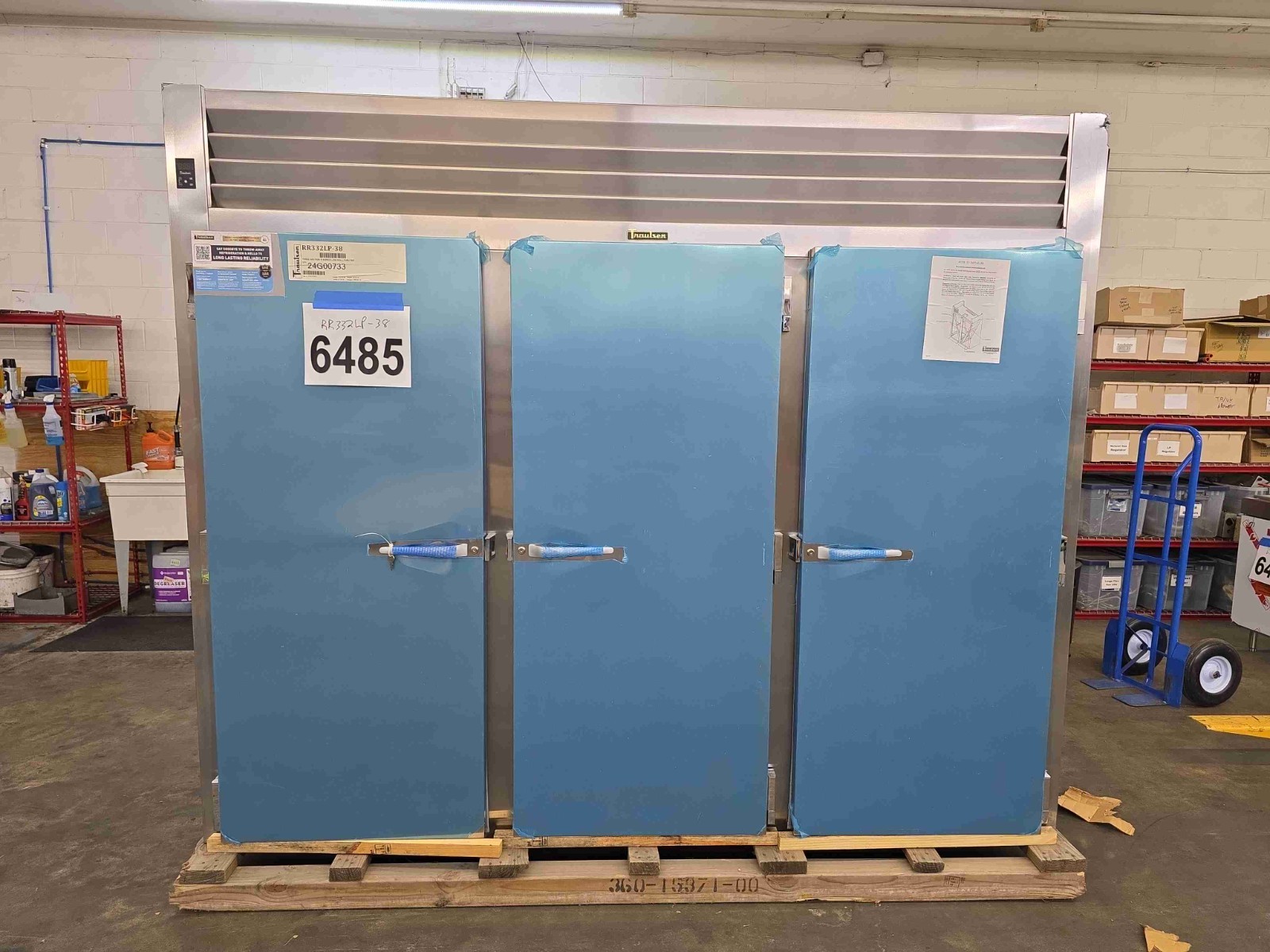 6485 New Aged Inventory Traulsen 3-Door Refrigerator Roll Thru RRI332LUT-FHS